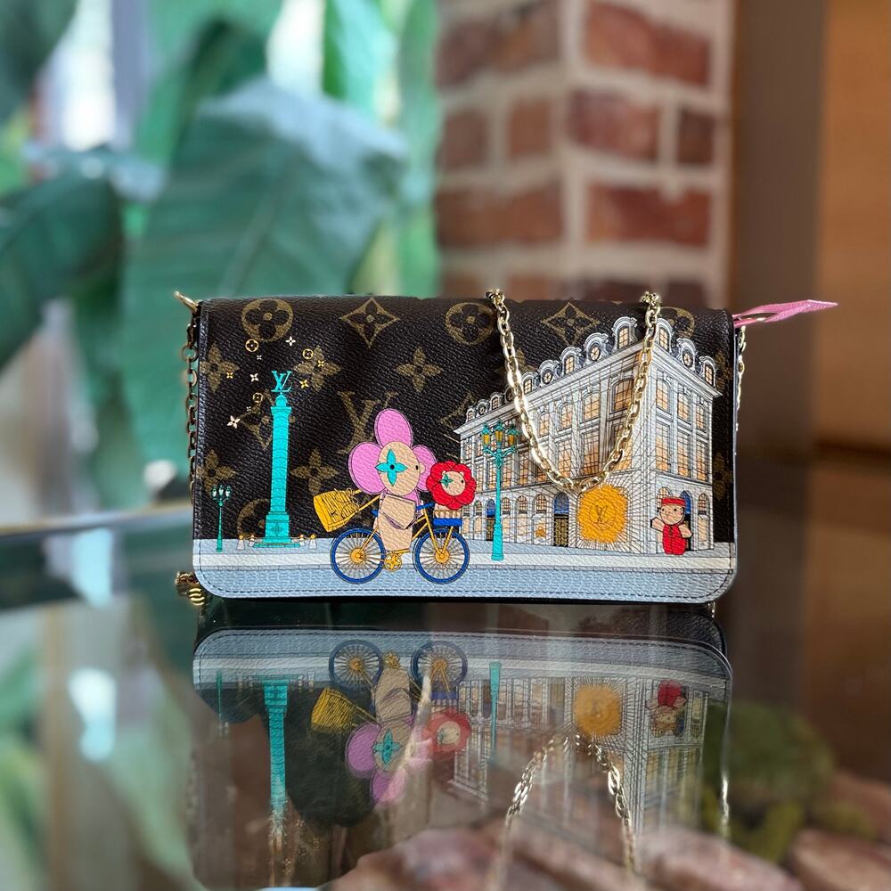 LOUIS VUITTON Felicie Pochette  Vivienne Xmas Monogram Canvas Crossbody